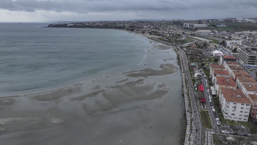 İzmir'in ardından İstanbul’da da deniz çekildi - Resim: 3