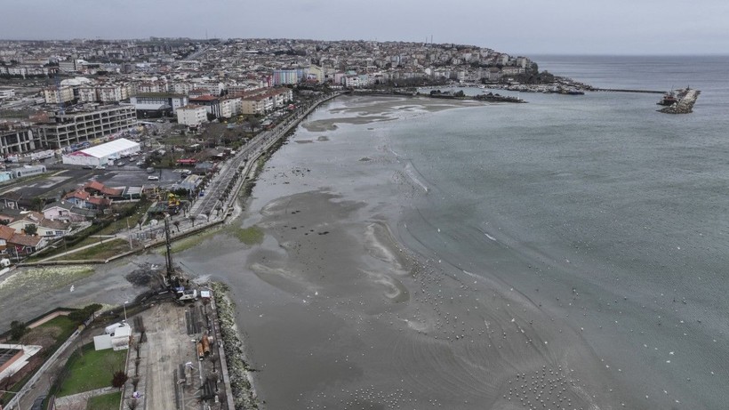 İzmir'in ardından İstanbul’da da deniz çekildi - Resim: 5