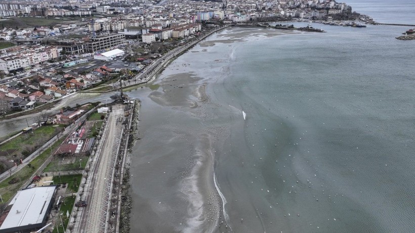 İzmir'in ardından İstanbul’da da deniz çekildi - Resim: 8