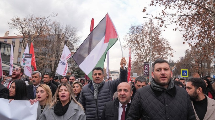 CHP’lilerden Trump’a tepki, Filistin’e destek yürüyüşü - Resim: 1