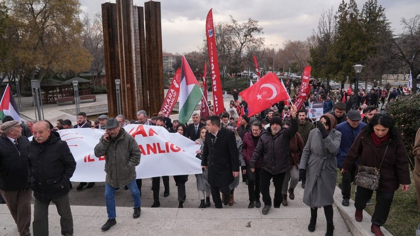 CHP’lilerden Trump’a tepki, Filistin’e destek yürüyüşü - Resim: 3