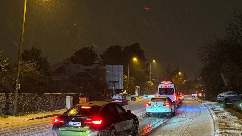 İstanbul’da kar: Yollar beyaza büründü - Resim: 2