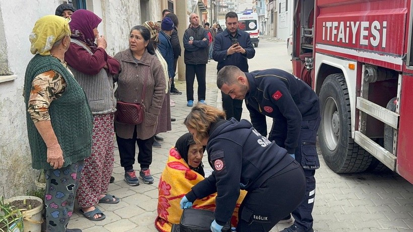 86 yaşındaki kadın evini kaybetti - Resim: 4