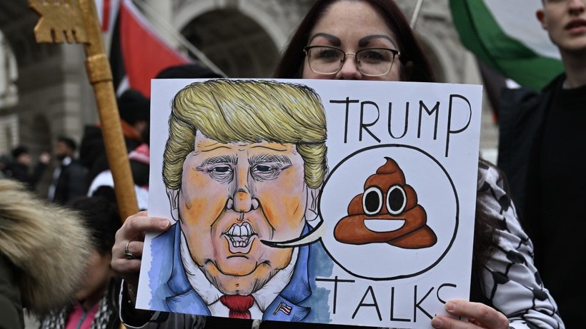 On binlerce kişi Trump’a karşı yürüdü - Resim: 23