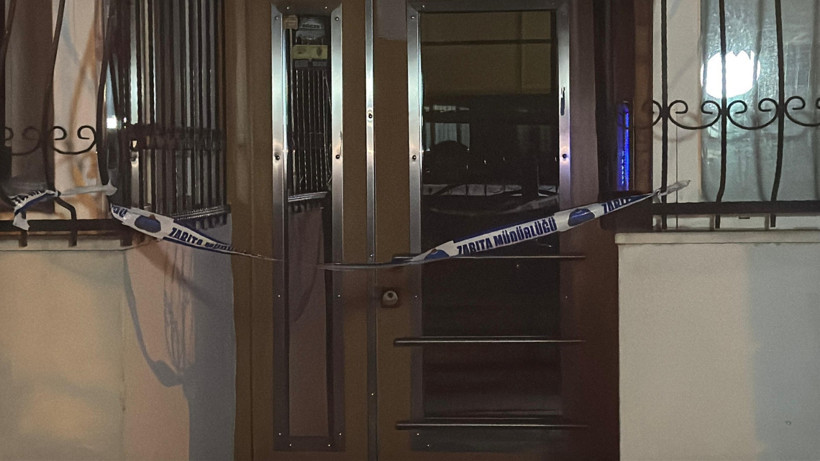 Duvarları çatlayan binaya tahliye - Resim : 1