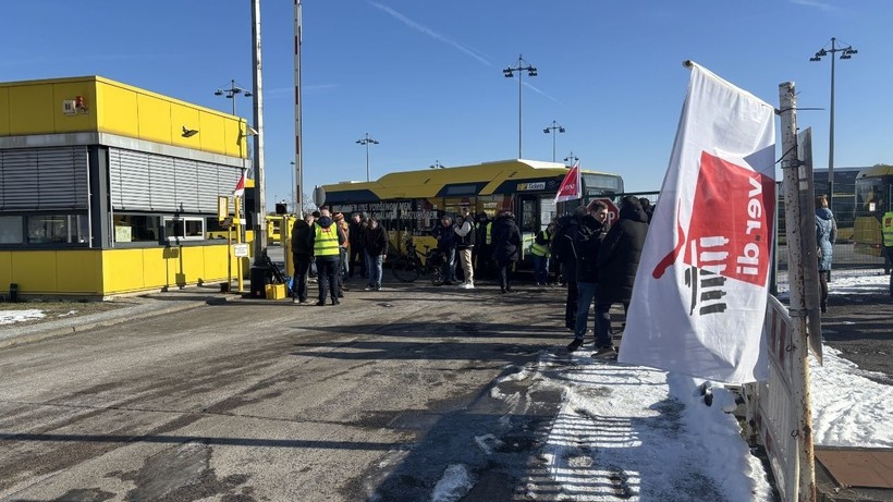 Berlin'de ulaşım felç: 48 saatlik grev başladı - Resim: 1