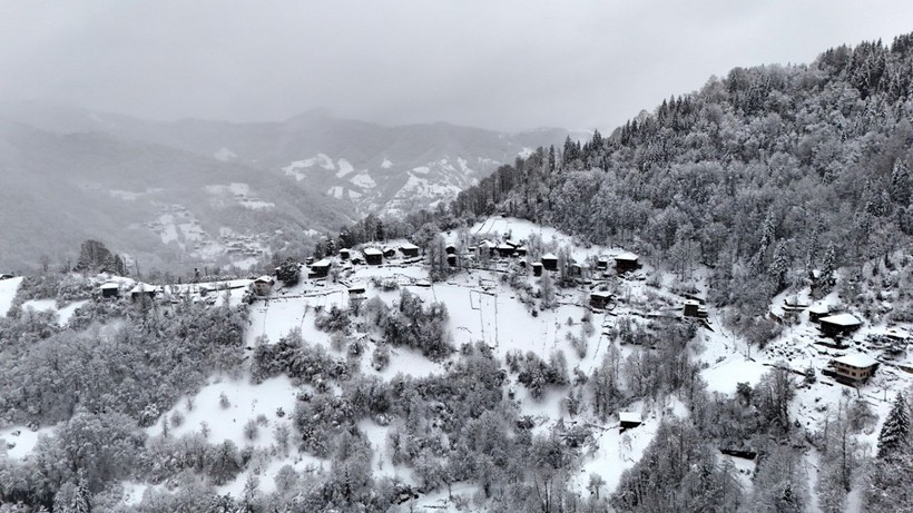 Karadeniz beyaz örtüyle kaplandı - Resim: 8