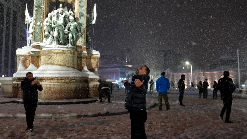 İstanbul kara hasret kalmış: Beyaz örtü üstünde eğlenceli anlar - Resim: 2