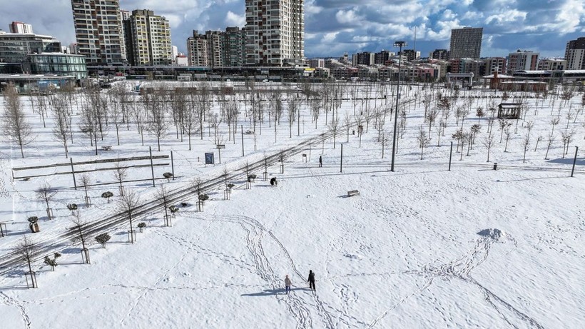 İstanbul buz kesti: Her yer bembeyaz - Resim: 13