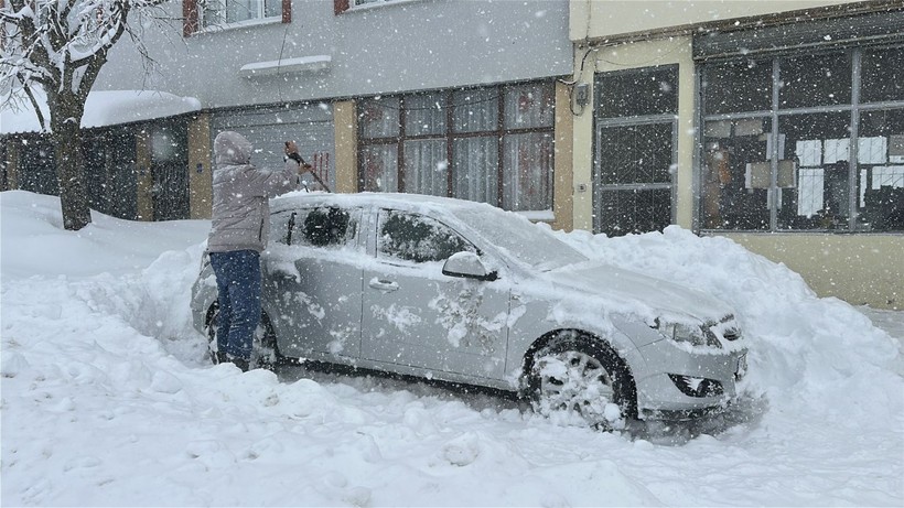 Araçlar kar altında kayboldu - Resim: 6