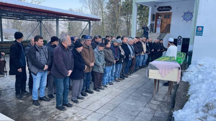 Kanserden ölen eşinden bir gün sonra kalp krizi geçirdi: Yan yana toprağa verildiler - Resim : 1