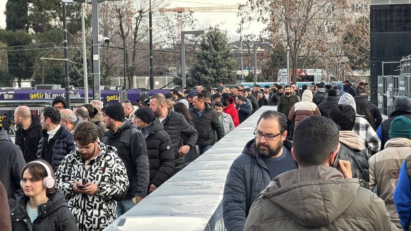 İstanbul’da trafik çilesi: Yoğunluk yüzde 80 - Resim: 6