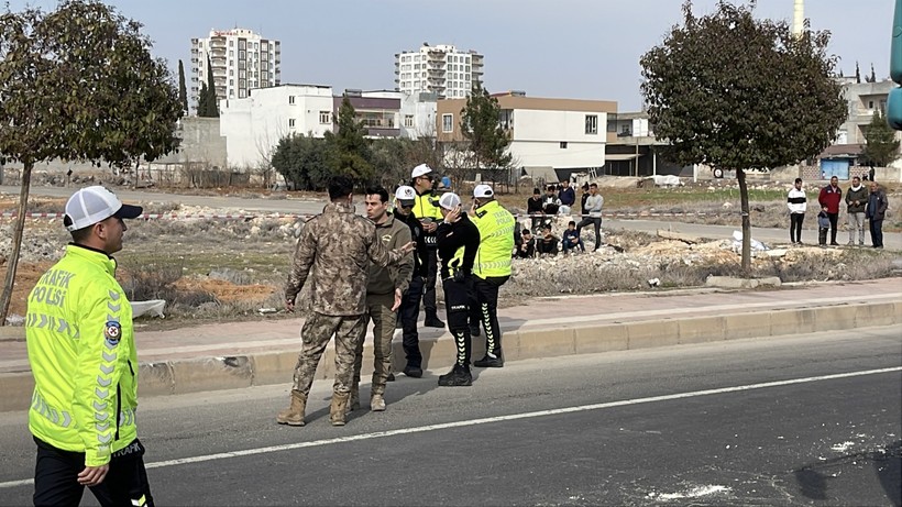 Özel harekat polislerini taşıyan zırhlı araç kaza yaptı: 6 yaralı - Resim : 2