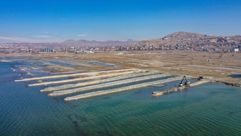 Van Gölü'nün zemininden 1 milyon 955 bin metreküp dip çamuru ve balçık çıkarıldı - Resim: 2