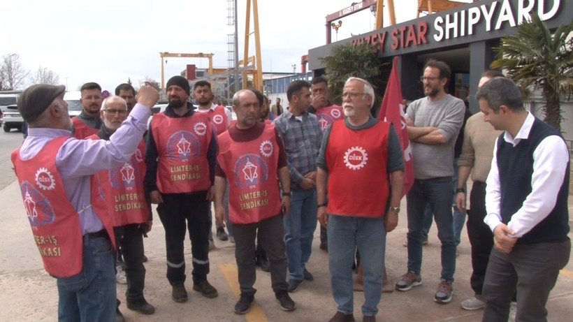 Grevdeki tersane işçileri vince çıktı - Resim : 1