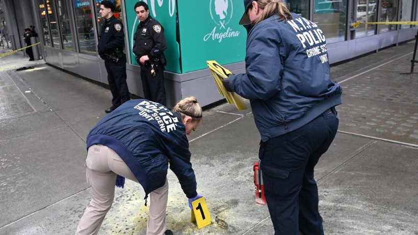 Times Meydanı'nda bir kişi diri diri yakıldı - Resim: 19