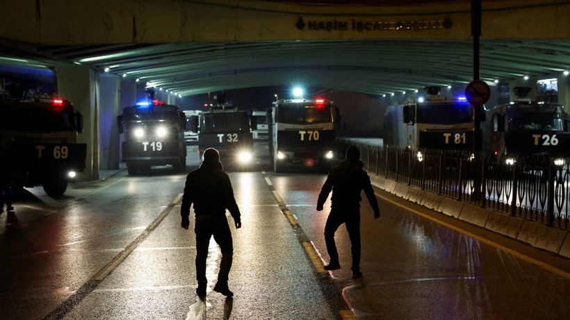 Taksim'e yürümek isteyen gruba polis engeli - Resim: 4