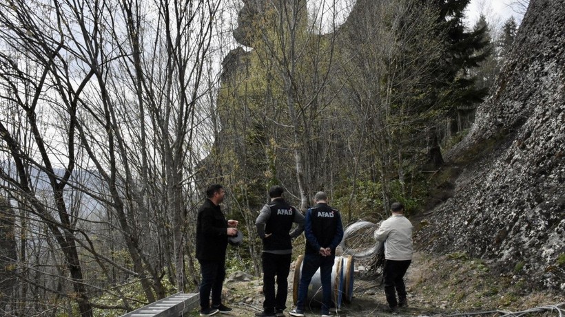 Peribacalarını andıran kayalar ıslah edildi - Resim: 13