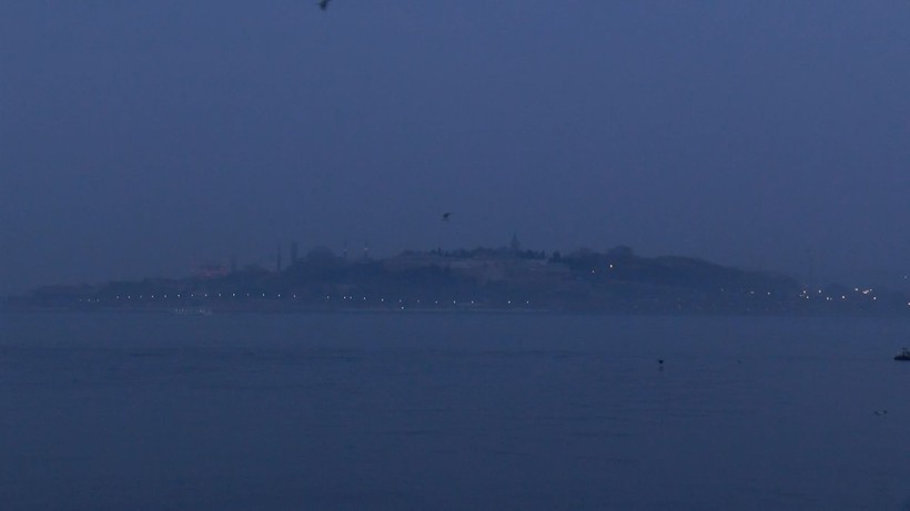 İstanbul yeni güne sisle uyandı: Boğaz gözden kayboldu - Resim: 2