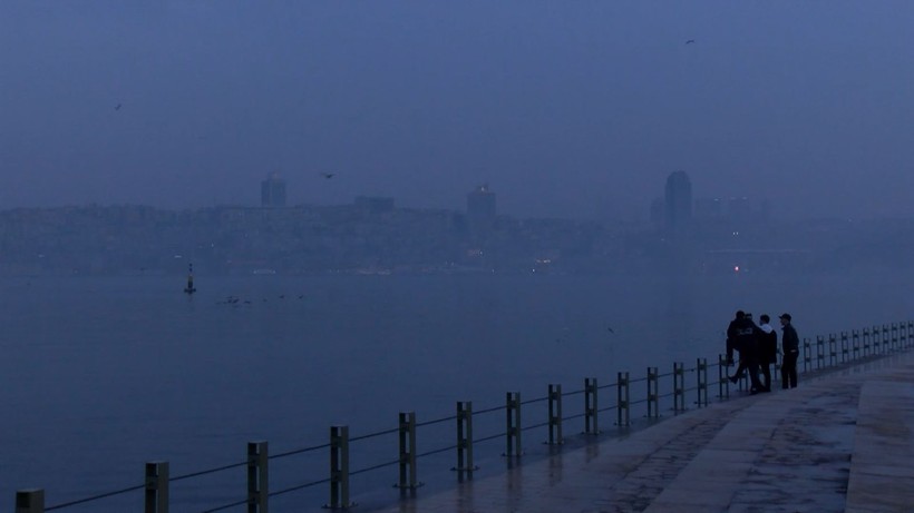 İstanbul yeni güne sisle uyandı: Boğaz gözden kayboldu - Resim: 3