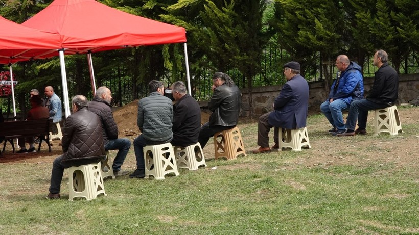 Sevenleri Volkan Konak’ın mezarına akın etti - Resim: 12