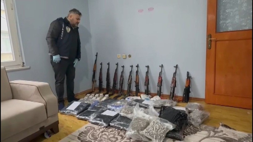 Haraç çetesinin cephaneliği ele geçirildi - Resim: 6