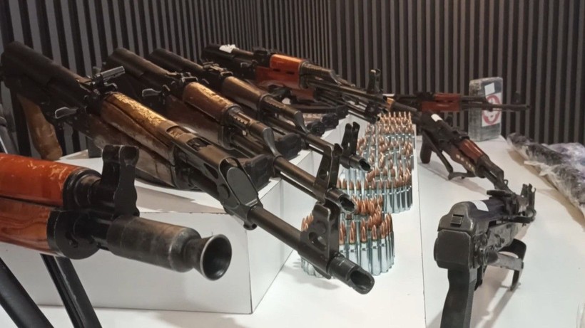 Haraç çetesinin cephaneliği ele geçirildi - Resim: 12