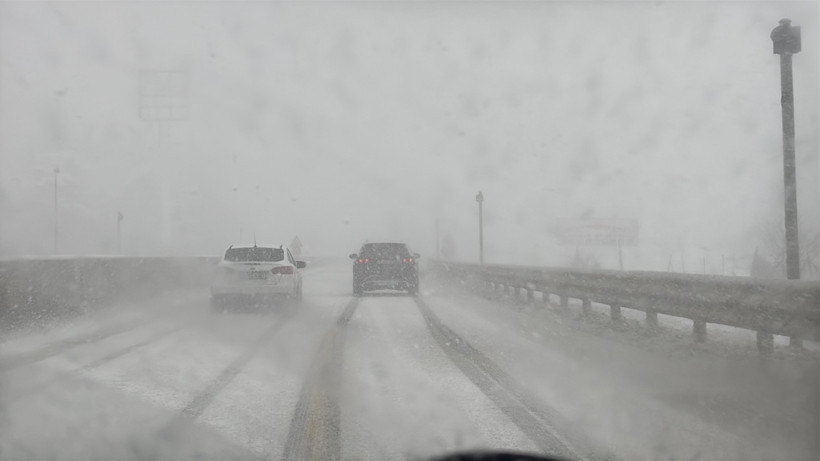 Bolu'da kar görüş mesafesini düşürdü - Resim : 2