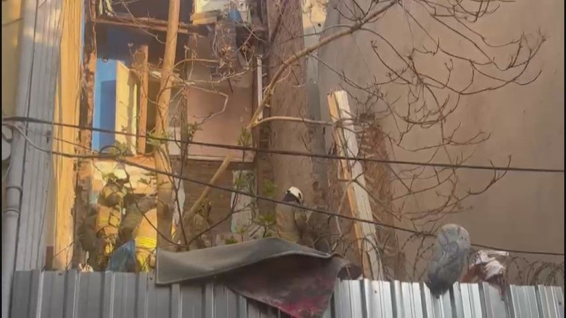 Beyoğlu'nda bir binada kısmi çökme - Resim: 3