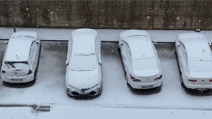 Nisan ayında kış manzaraları: Lapa lapa kar yağdı - Resim: 2