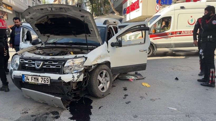 Polisten kaçtı, aracın camları kırılarak etkisiz hale getirildi - Resim: 8