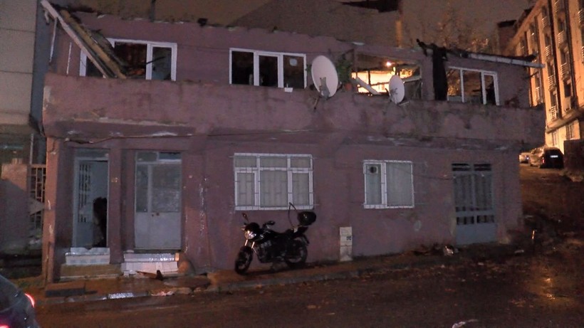 Metruk evde çıkan yangın yandaki binaya sıçradı: 'Bu beşinci yanışı' - Resim: 7