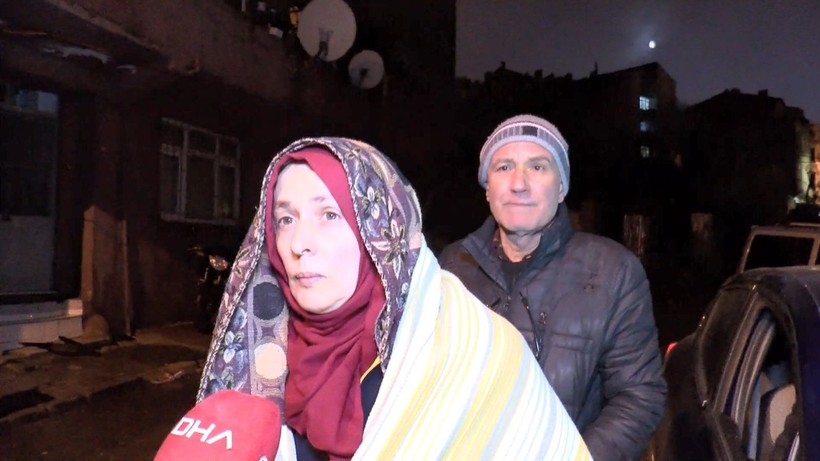 Metruk evde çıkan yangın yandaki binaya sıçradı: 'Bu beşinci yanışı' - Resim: 5