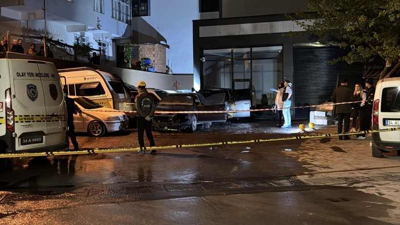 Otopark alev alev yandı, araçlar kül oldu - Resim: 5