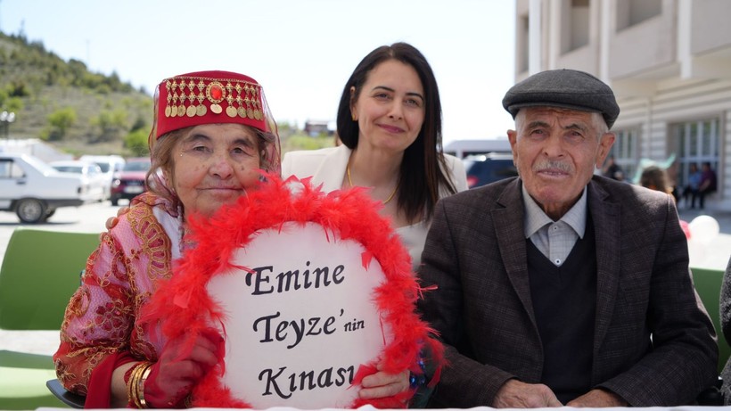 Bindallısını giydi, kınasını yaktı: 69 yıllık hayali gerçek oldu - Resim: 1