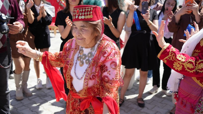 Bindallısını giydi, kınasını yaktı: 69 yıllık hayali gerçek oldu - Resim: 2