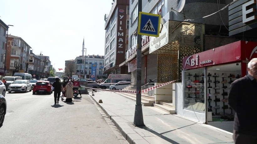 İstanbul'da çatlakların oluştuğu 6 katlı iş hanı tahliye edildi - Resim: 5
