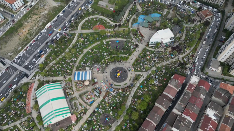 Depremden kaçanlar Gezi Parkı'na sığındı - Resim : 11