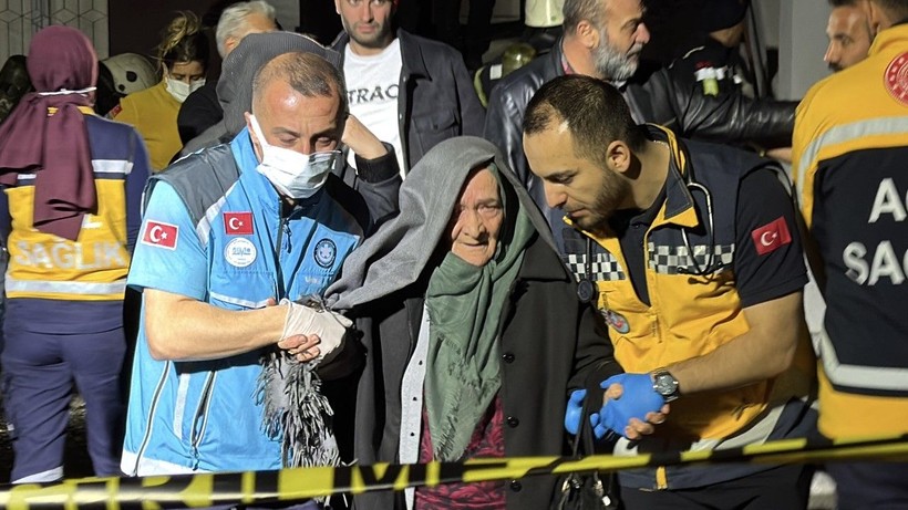 Boşanma aşamasında eş dehşet saçtı: 16 kişi yaralandı - Resim: 3
