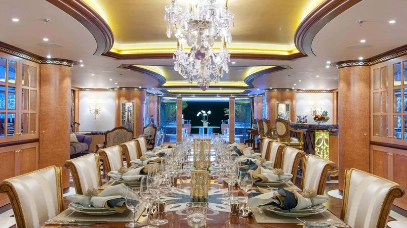 Yüzen saray Bodrum'da: Haftalık kirası 1.1 milyon euro, içinde yok yok - Resim: 8