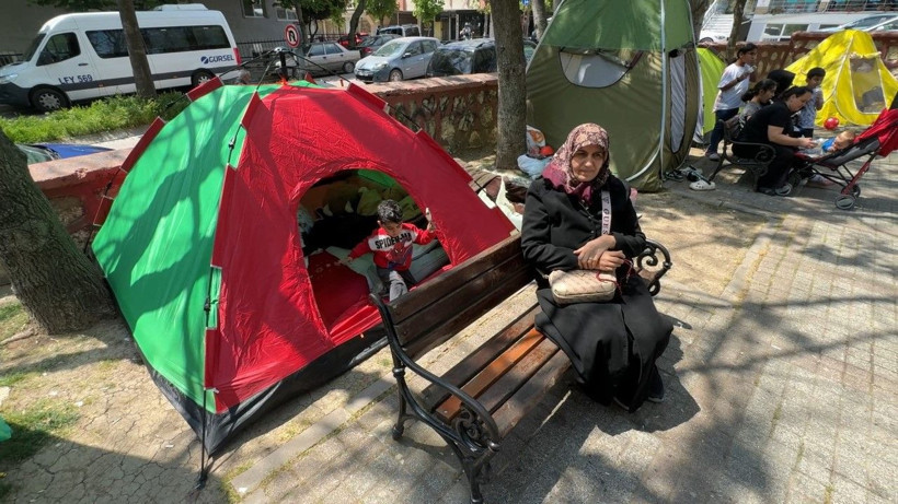 İstanbul'da evlerine girmeye çekinenler çadırlarda kalmaya devam ediyor - Resim: 3