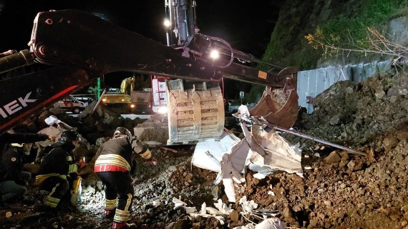 Samsun’da heyelan: 3 ölü - Resim: 19