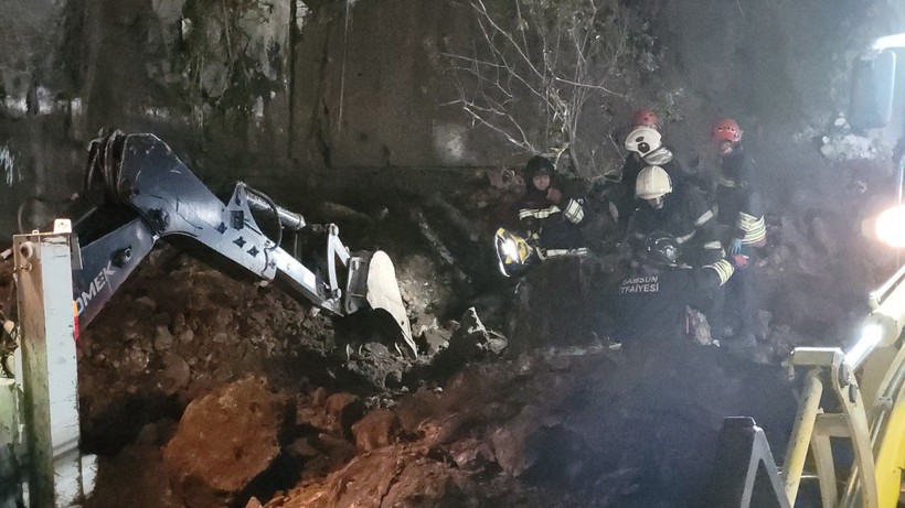 Samsun’da heyelan: 3 ölü - Resim: 13
