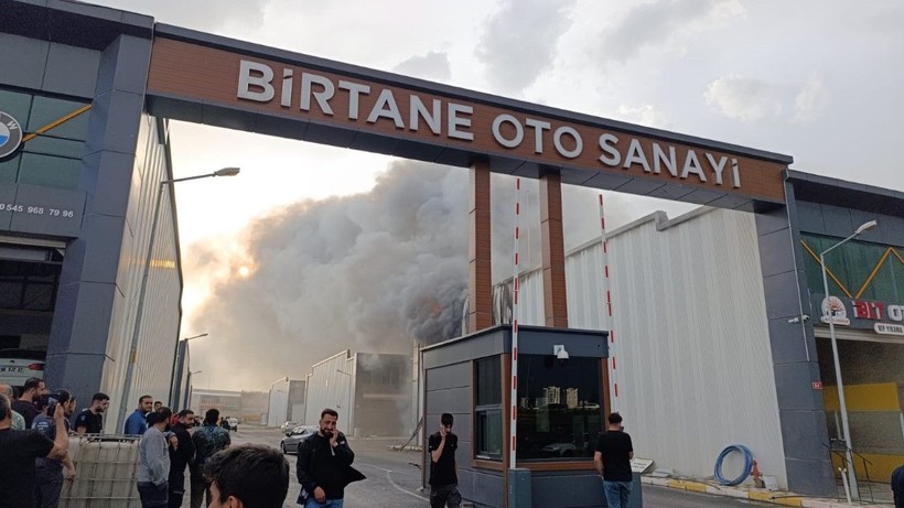 Oto sanayide korkutan yangın: Patlamalar yaşandı - Resim: 3