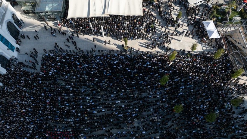 Kare kare veda: Sırrı Süreyya Önder son yolculuğuna böyle uğurlandı - Resim: 11