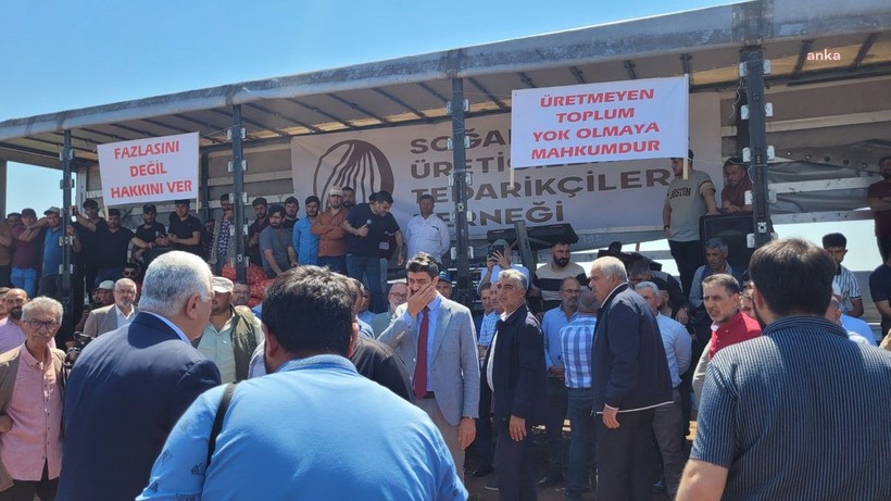 Çiftçiler soğanları dökerek eylem yaptı: 'Bizi terörist ilan ediyorsunuz, üreticiyiz' - Resim: 7