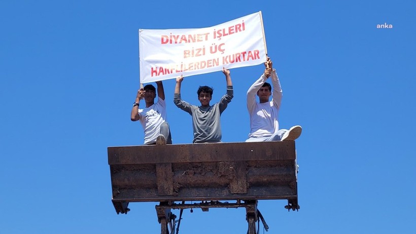 Çiftçiler soğanları dökerek eylem yaptı: 'Bizi terörist ilan ediyorsunuz, üreticiyiz' - Resim: 14