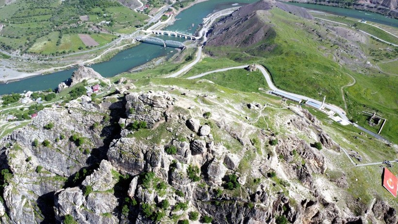 Tarihi Palu Kalesi'nde kazı çalışması başlatıldı - Resim: 4