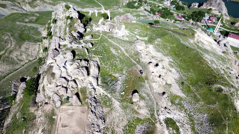 Tarihi Palu Kalesi'nde kazı çalışması başlatıldı - Resim: 3