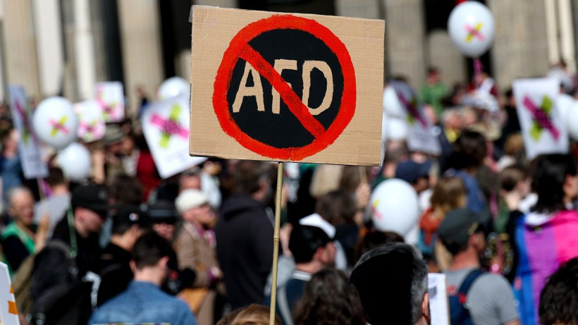 Almanlar ayağa kalktı: Binlerce kişi sokağa çıktı - Resim: 11